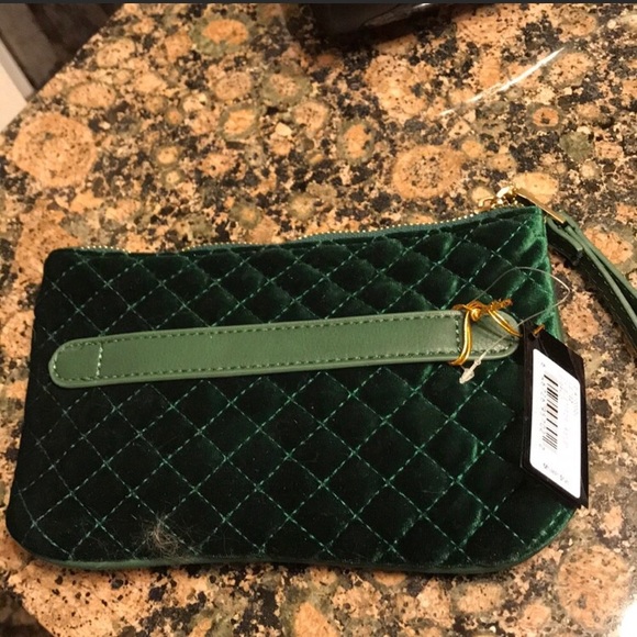 BEBE EMERALD WRISTLET RETAIL $58 NWT - Picture 2 of 4